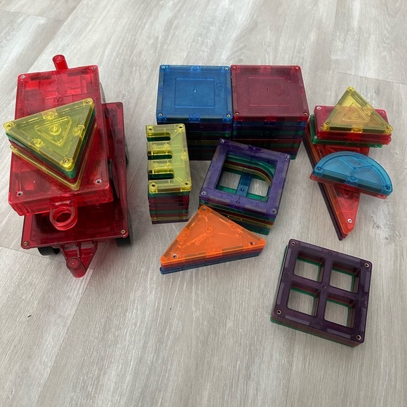 Colorful Magnetic Building Blocks Set of 58 - Picture 1 of 2